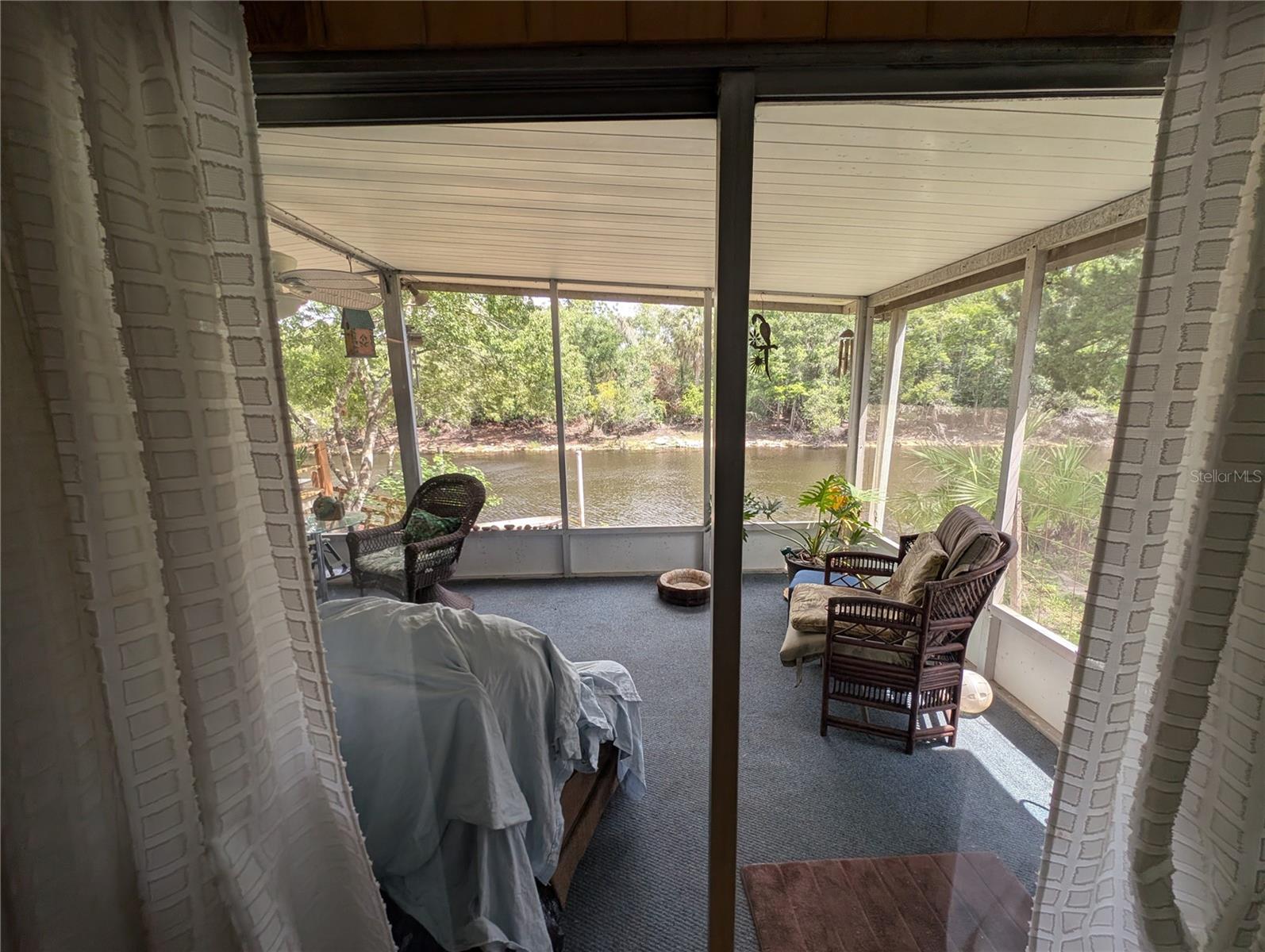 Listing photo id 24 for 3609 Westcove Court