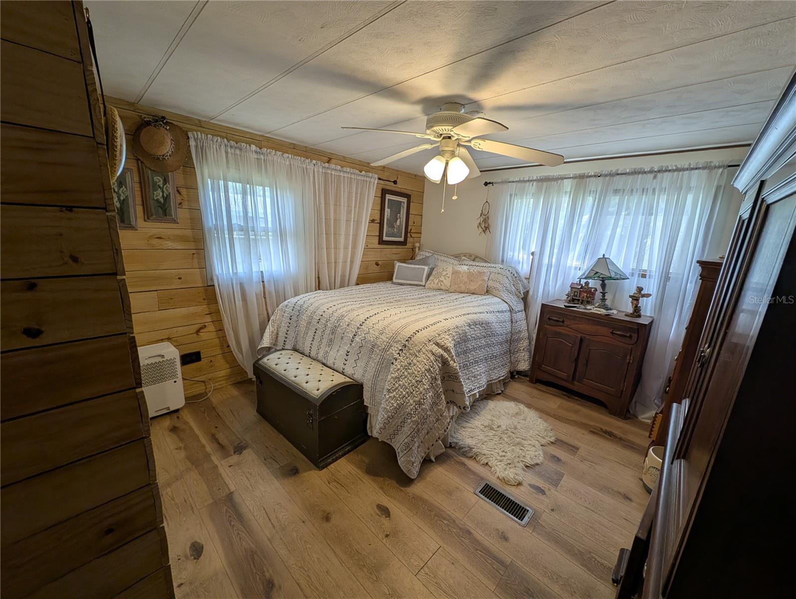 Listing photo id 32 for 3609 Westcove Court