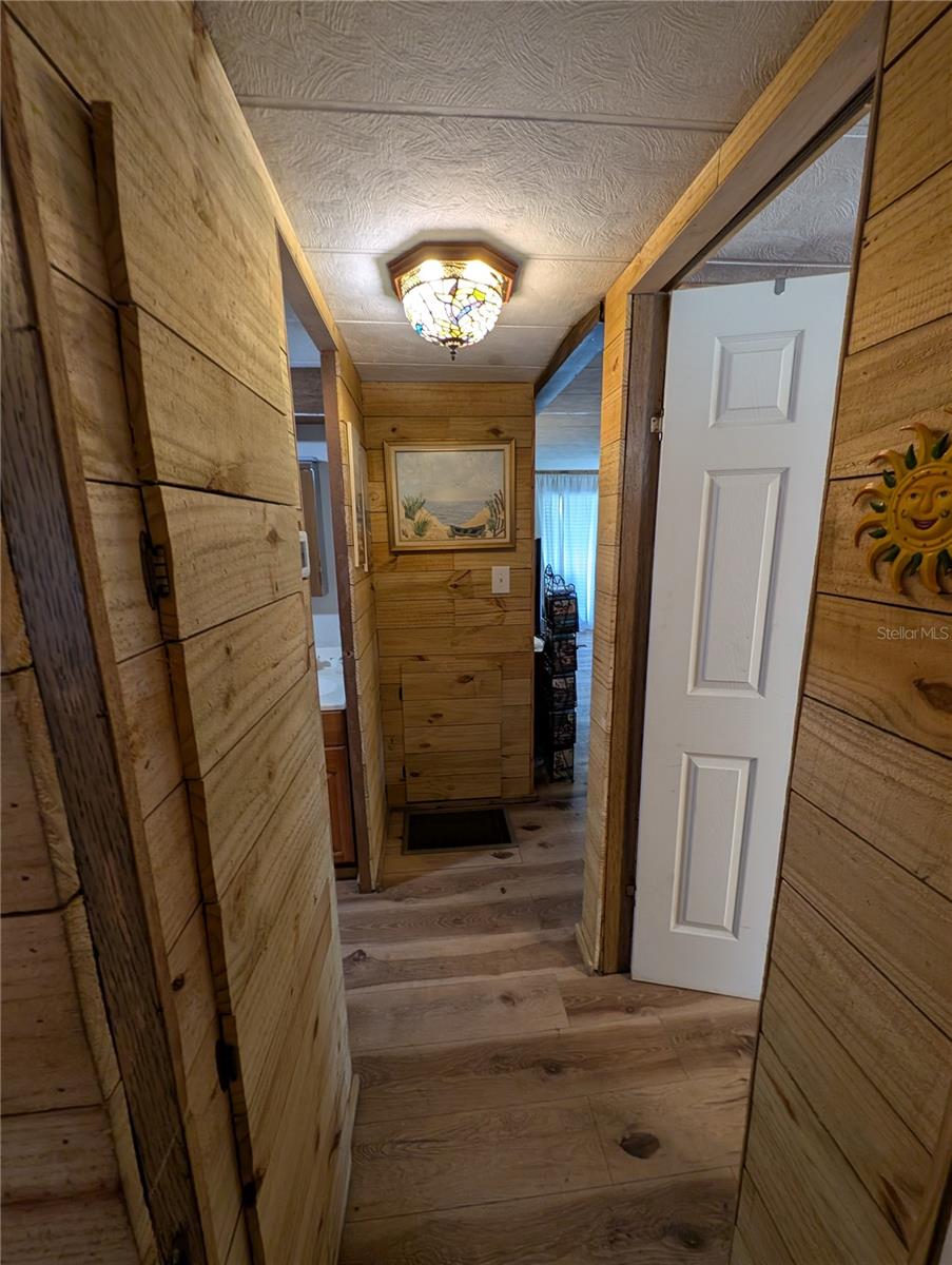 Listing photo id 37 for 3609 Westcove Court