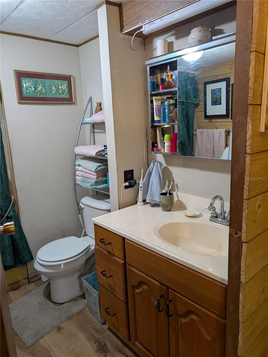 Listing photo id 38 for 3609 Westcove Court