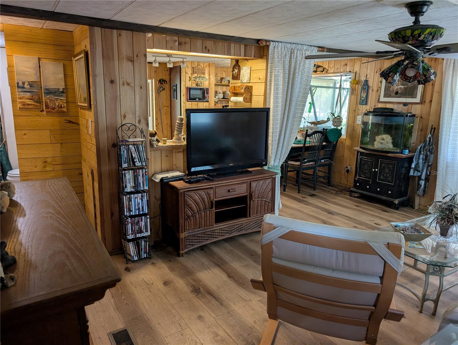 Listing photo id 42 for 3609 Westcove Court