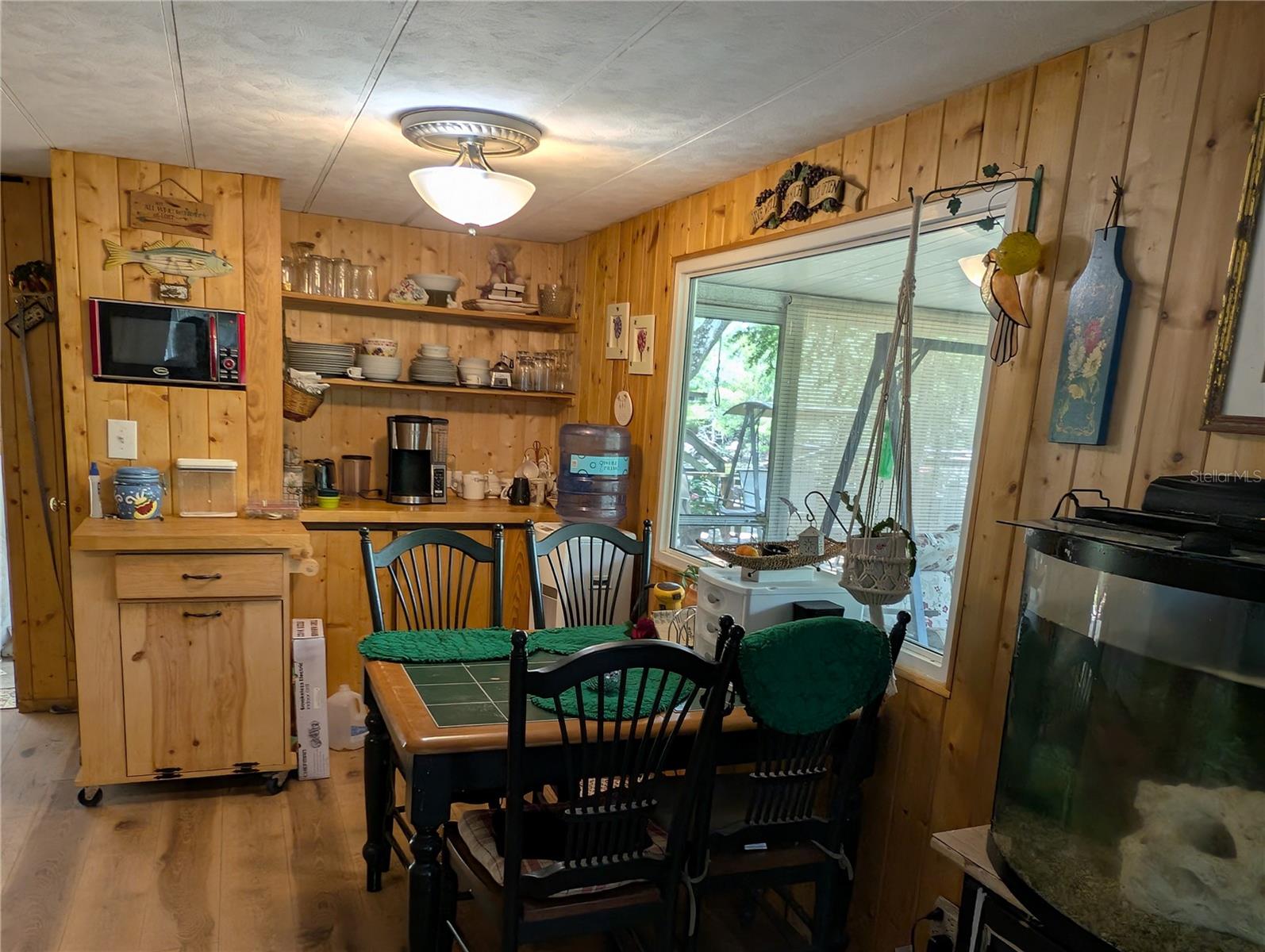 Listing photo id 51 for 3609 Westcove Court