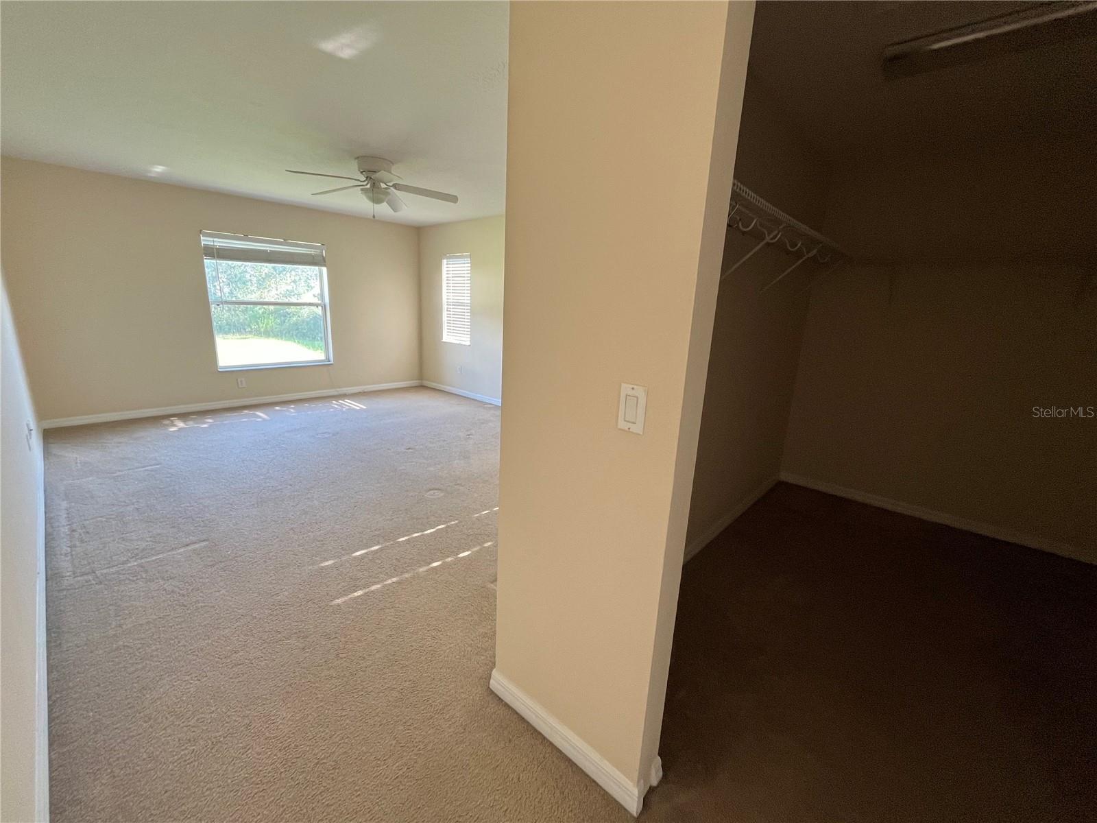 Listing photo id 13 for 4420 100th Street