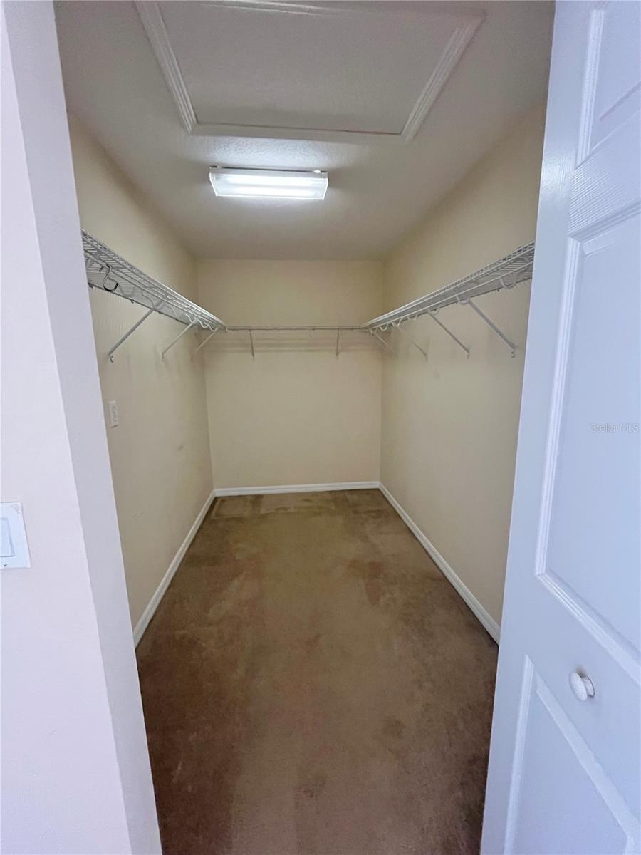 Listing photo id 14 for 4420 100th Street