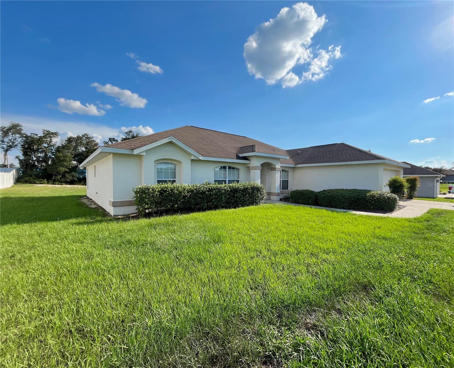 Listing photo id 20 for 4420 100th Street