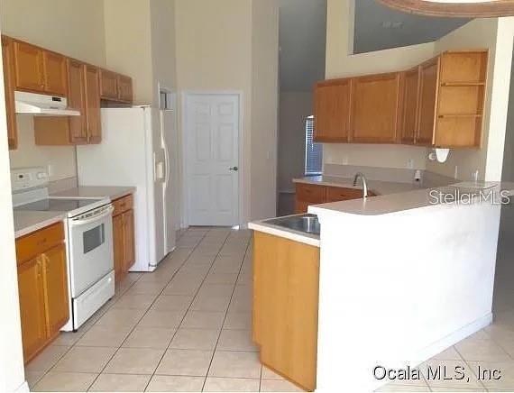 Listing photo id 2 for 4420 100th Street
