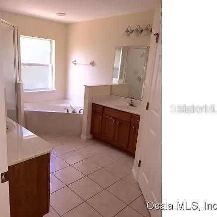Listing photo id 5 for 4420 100th Street