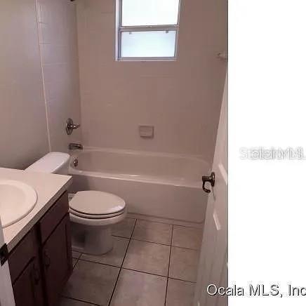 Listing photo id 7 for 4420 100th Street