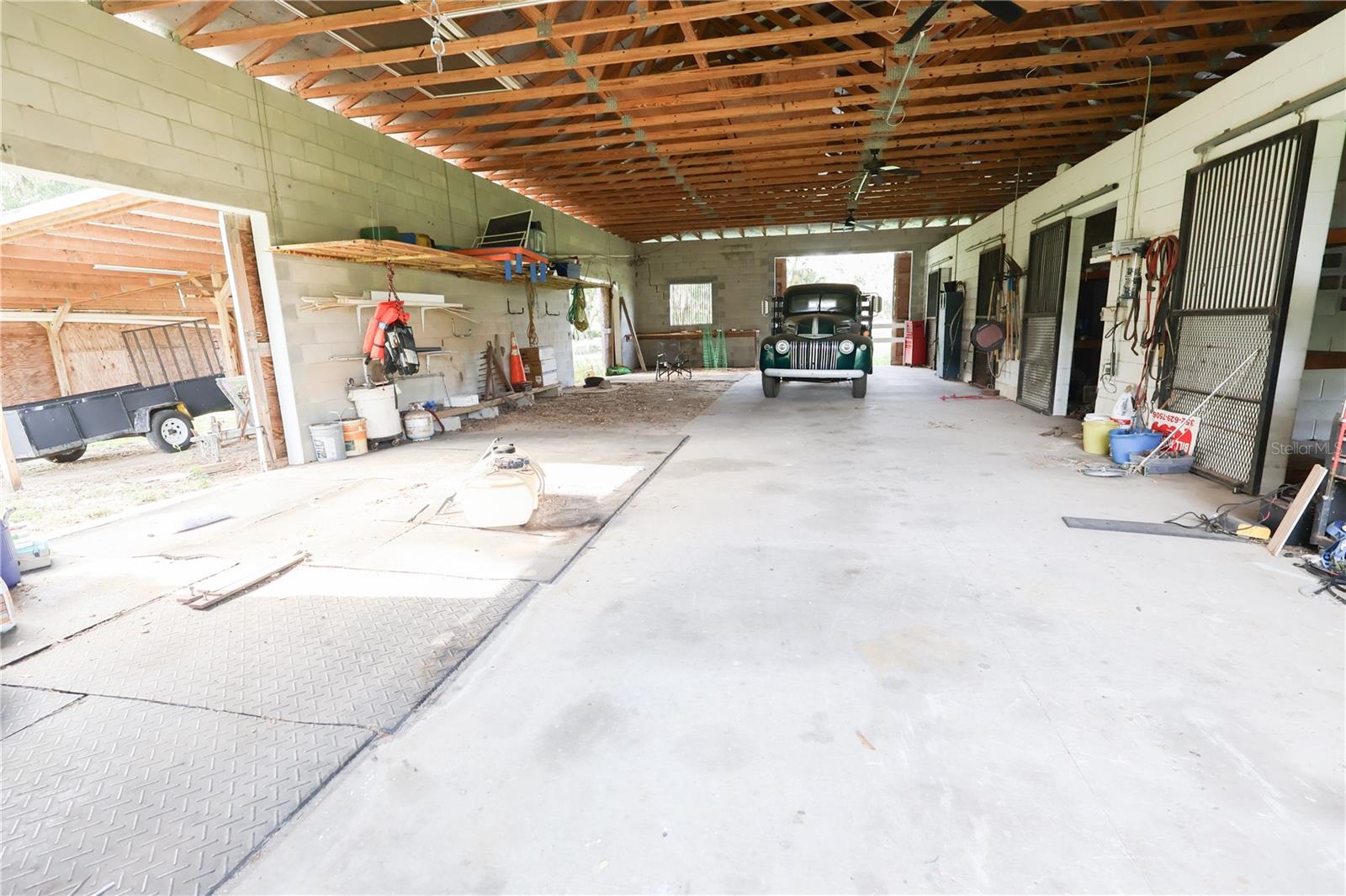 Listing photo id 26 for 6405 13 Avenue