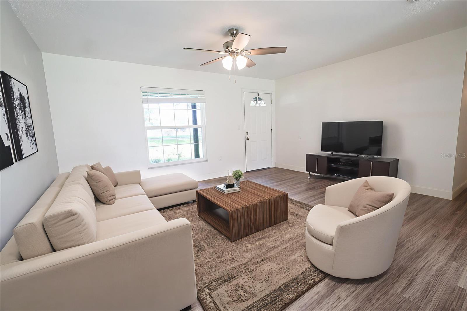 Listing photo id 30 for 6405 13 Avenue