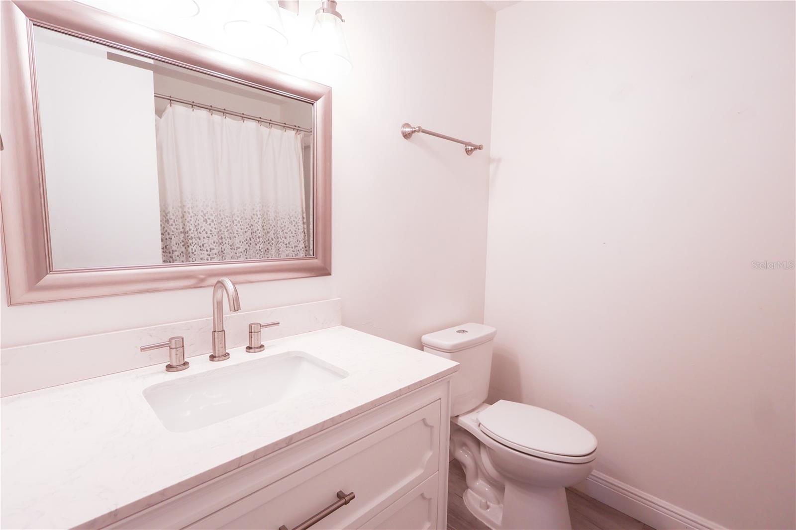 Listing photo id 37 for 6405 13 Avenue