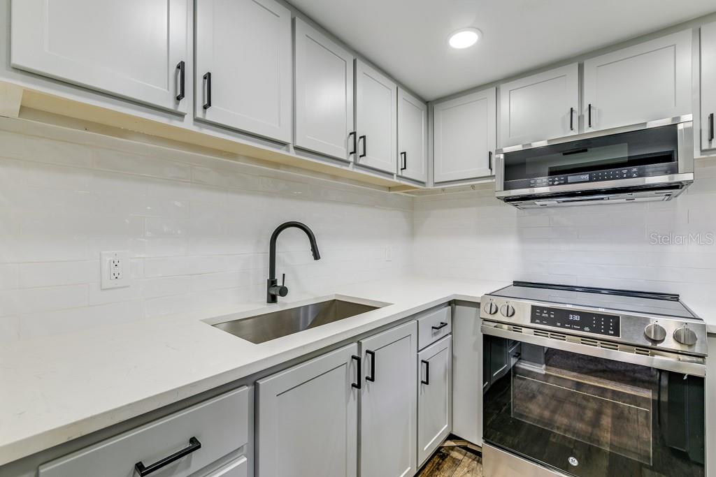 Image 3 of 7 For 411 Danube Avenue A14