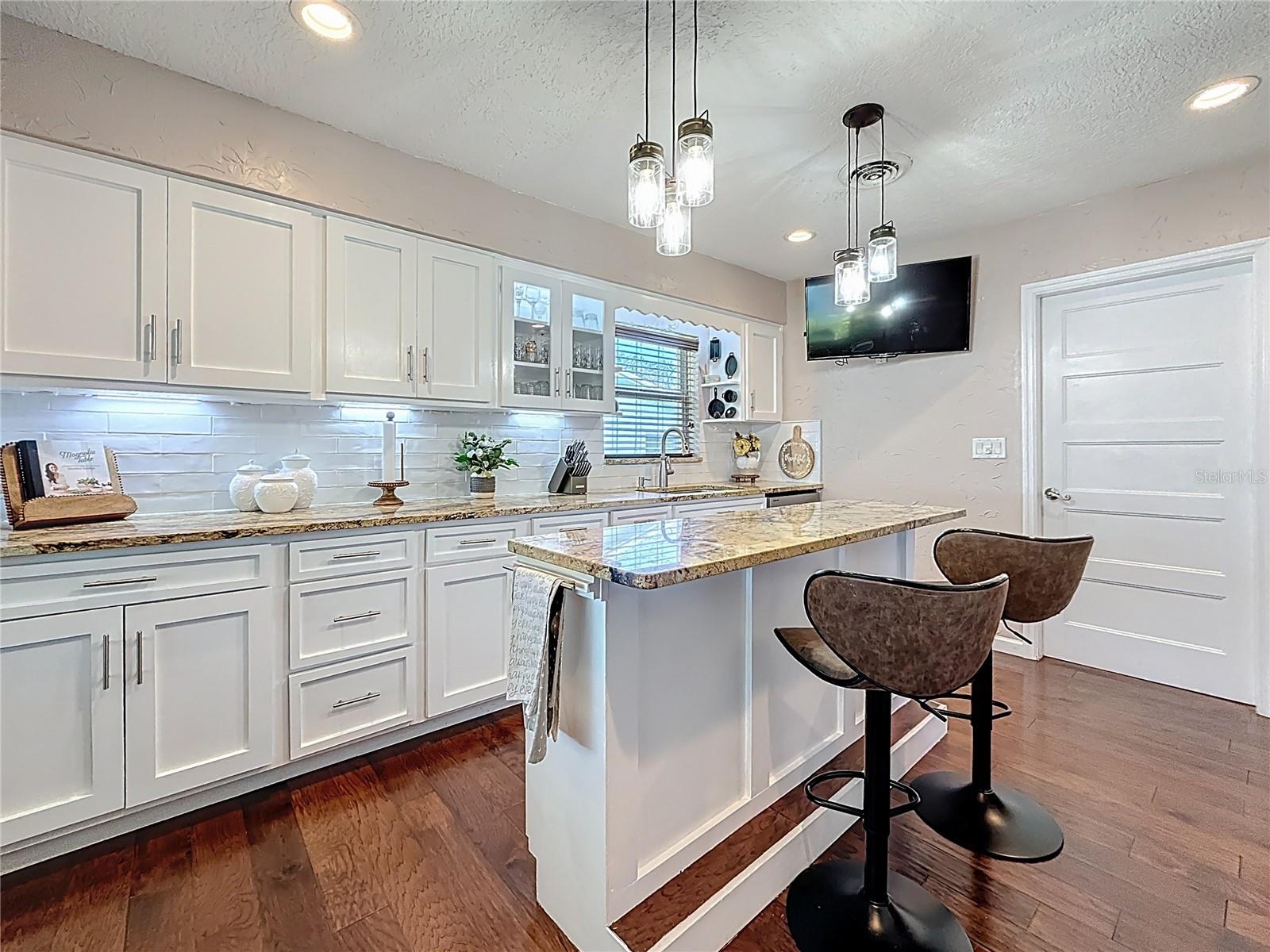 Image 2 of 48 For 1137 Indian Rocks Road S