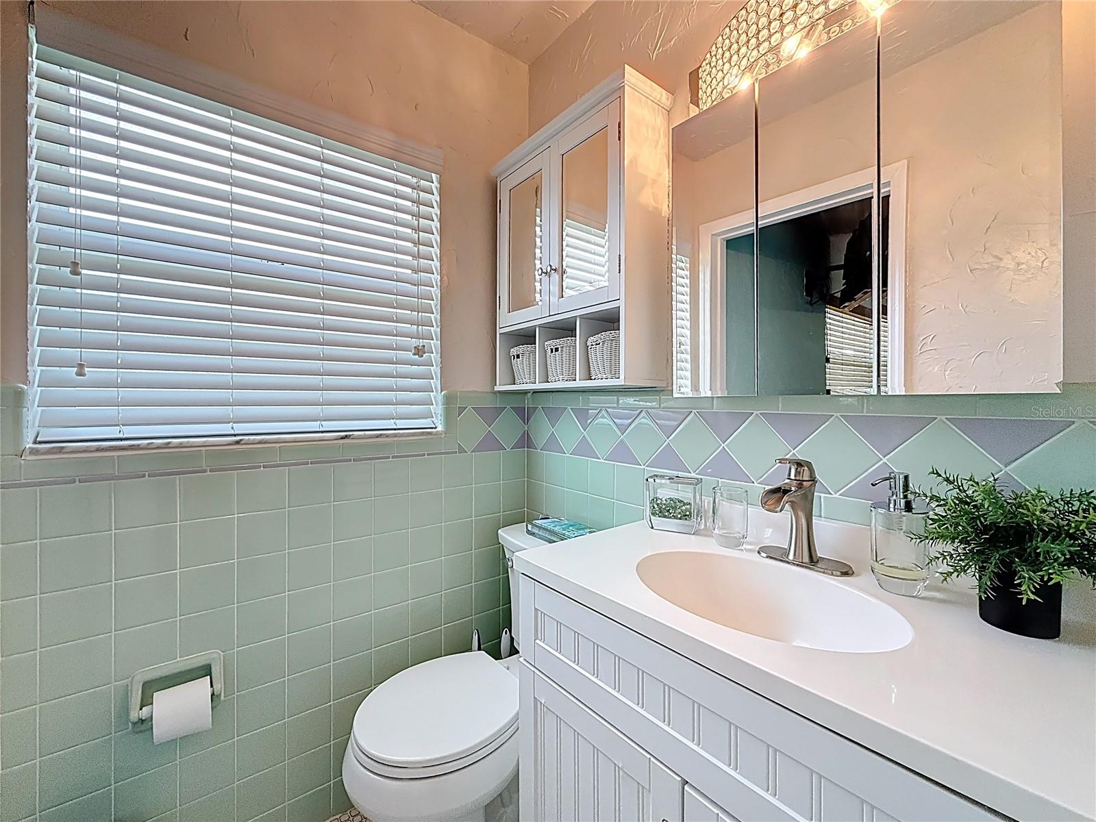 Image 21 of 48 For 1137 Indian Rocks Road S