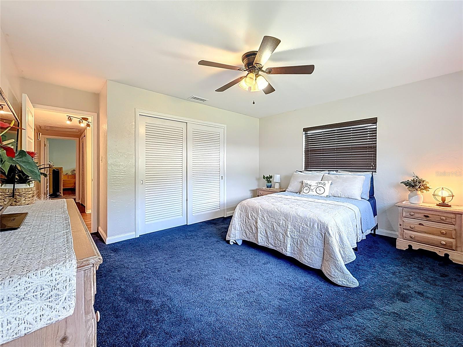 Image 23 of 48 For 1137 Indian Rocks Road S
