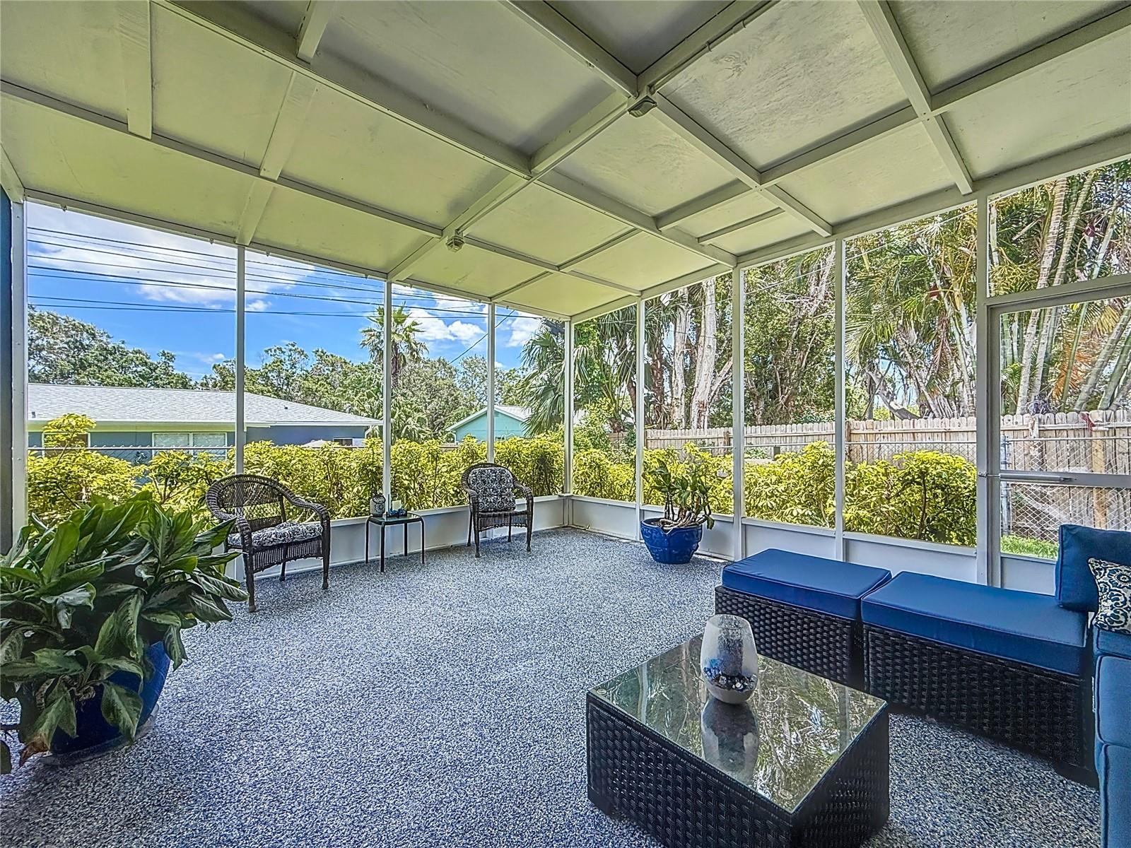 Image 31 of 48 For 1137 Indian Rocks Road S