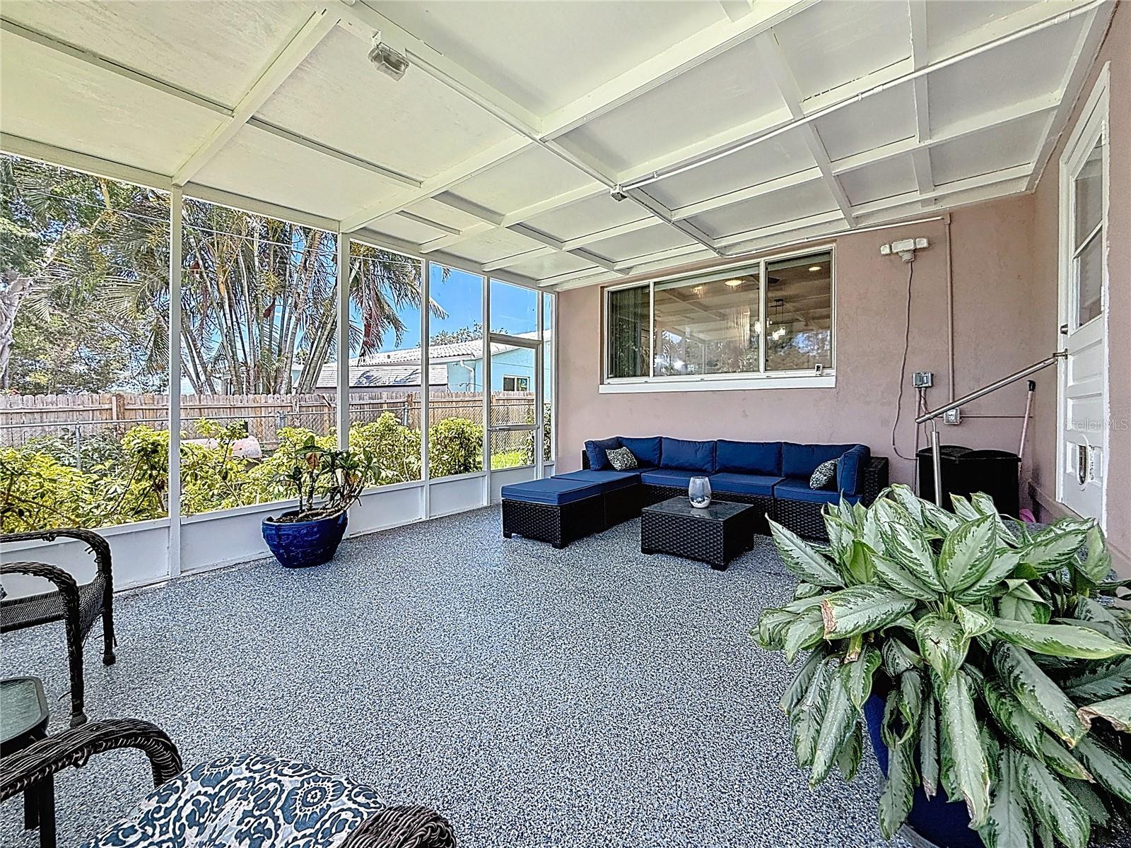 Image 32 of 48 For 1137 Indian Rocks Road S