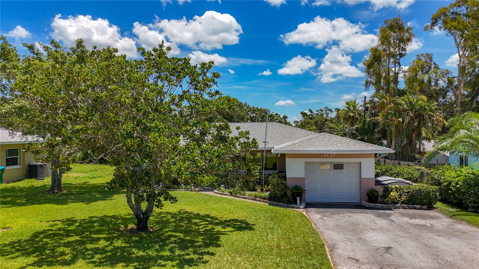 Image 40 of 48 For 1137 Indian Rocks Road S