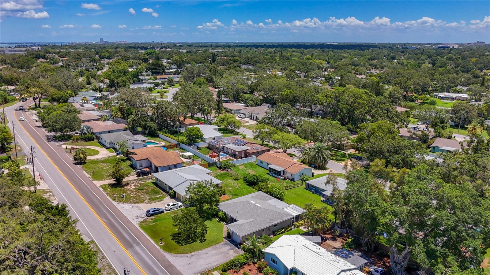 Image 44 of 48 For 1137 Indian Rocks Road S