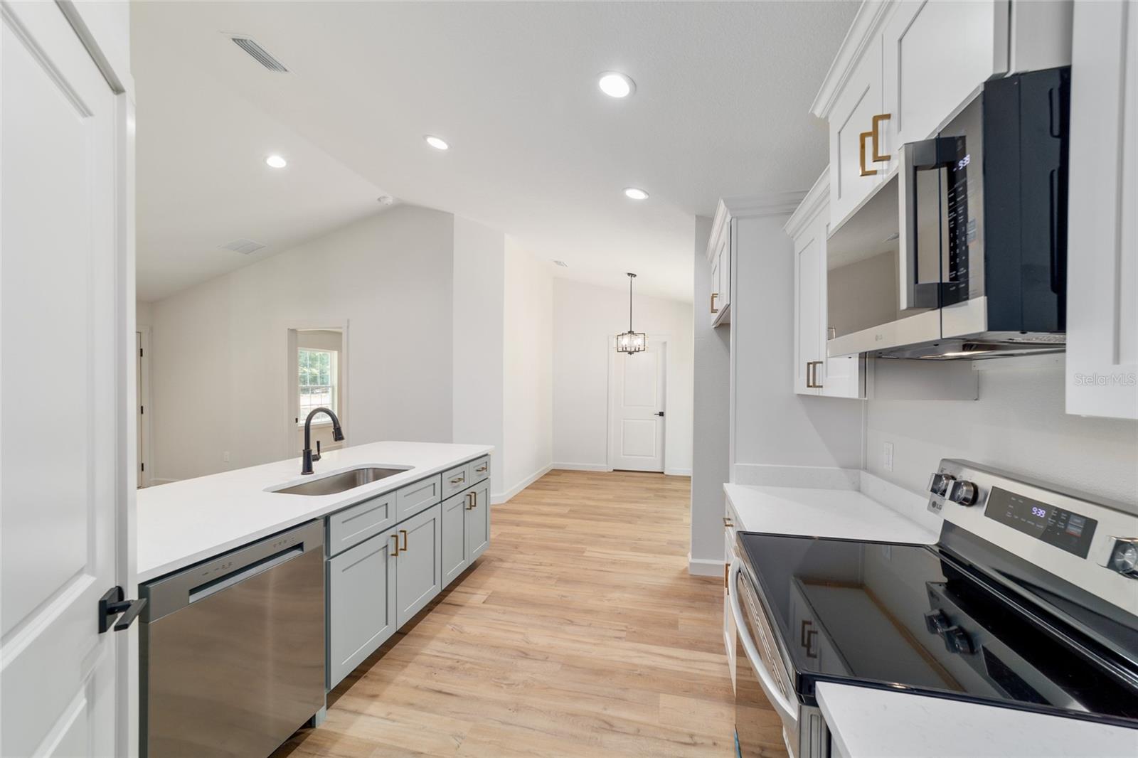 Image 11 of 31 For 5388 9th Street