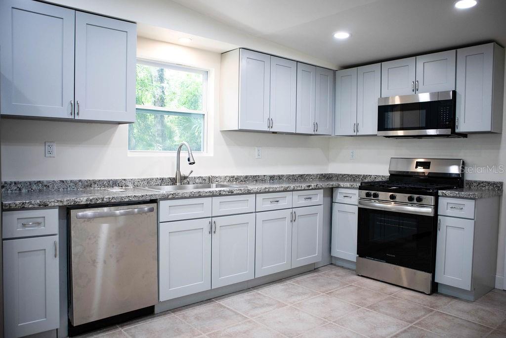 Image 5 of 23 For 3015 13th Drive