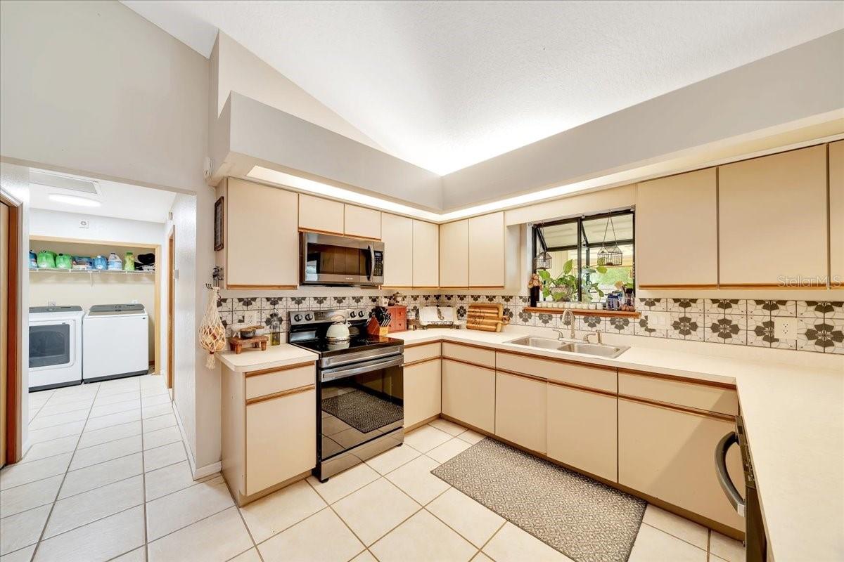 Image 13 of 59 For 3831 48th Street