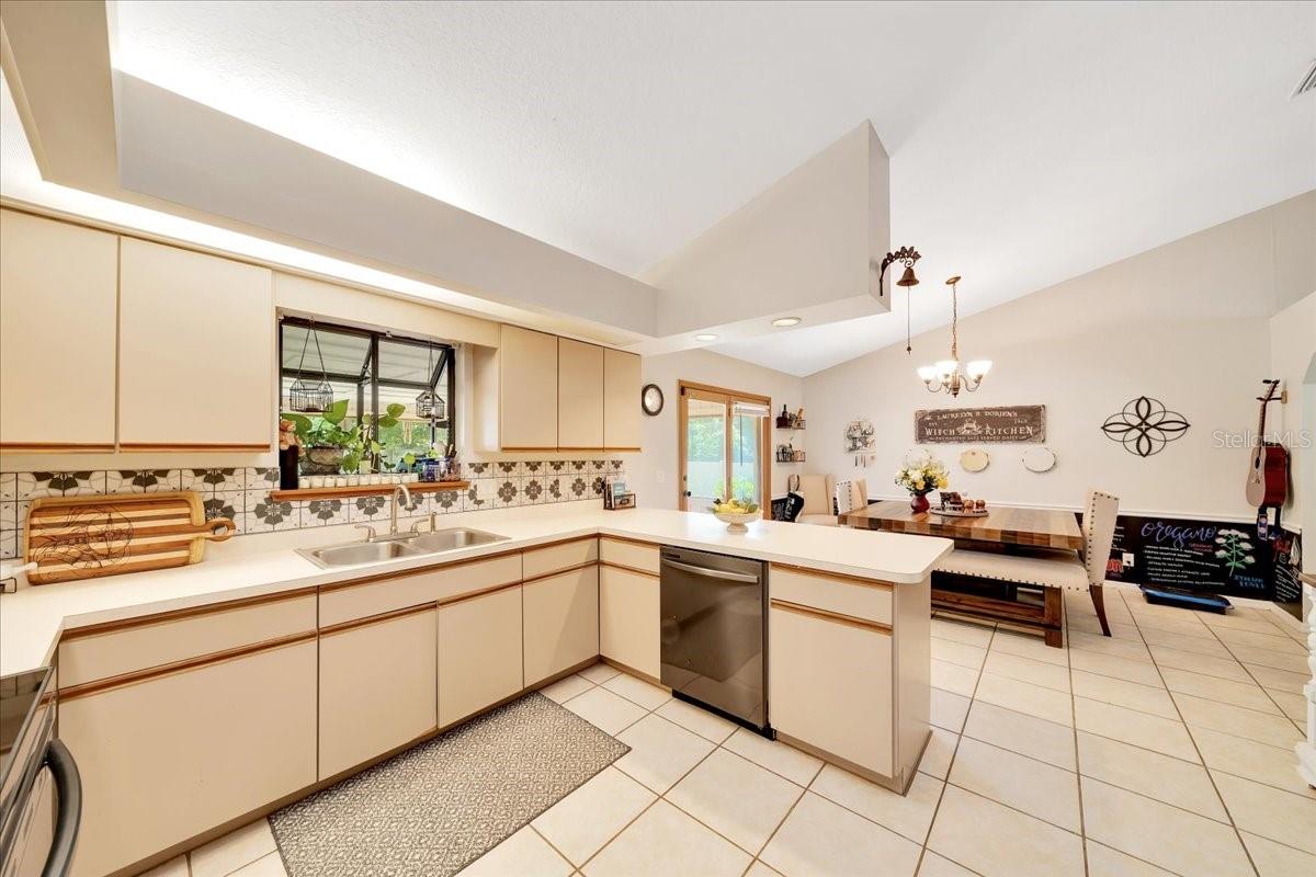 Image 14 of 59 For 3831 48th Street
