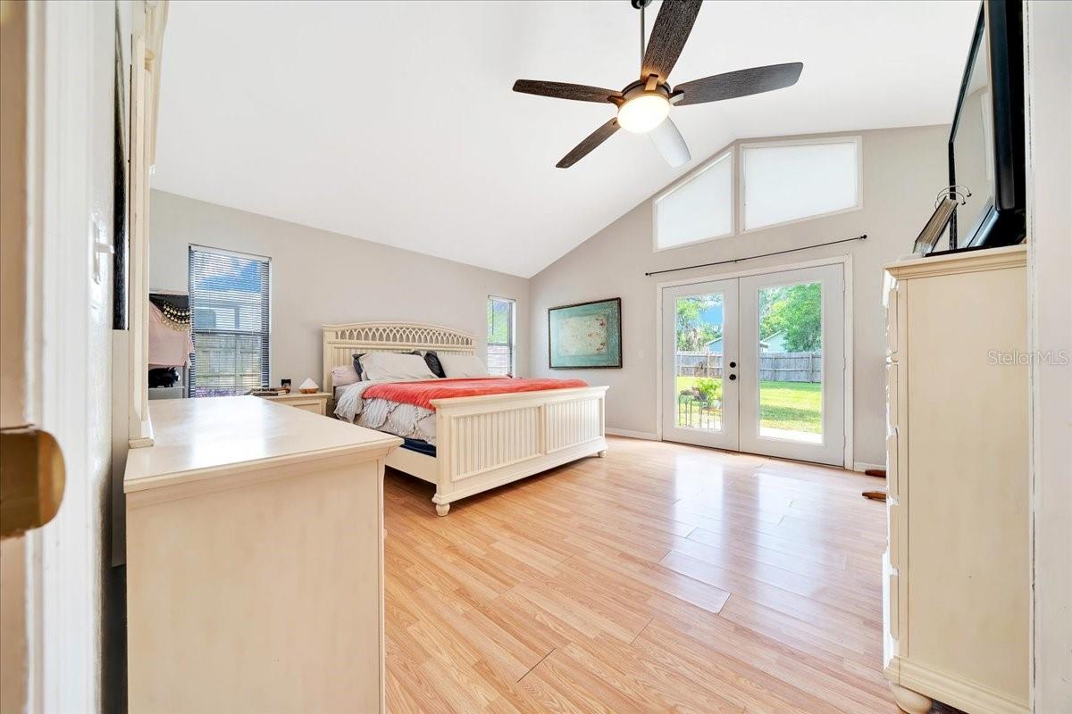 Image 17 of 59 For 3831 48th Street