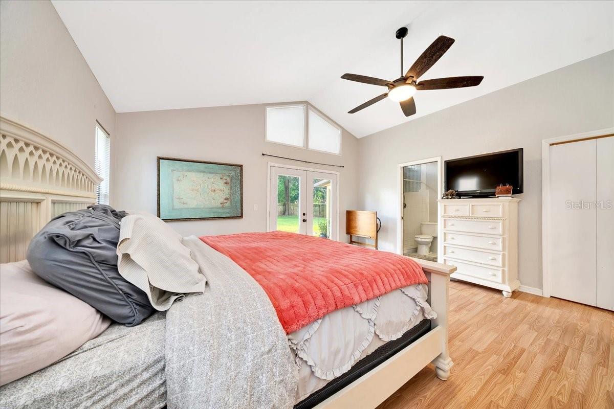 Image 19 of 59 For 3831 48th Street