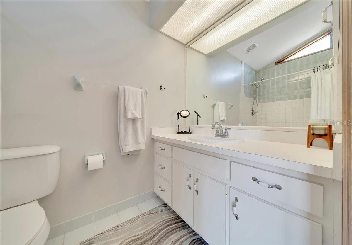 Image 20 of 59 For 3831 48th Street