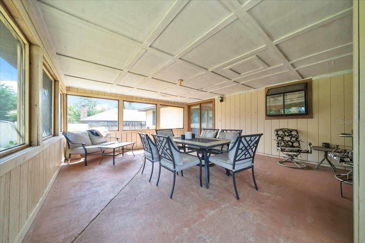 Image 31 of 59 For 3831 48th Street