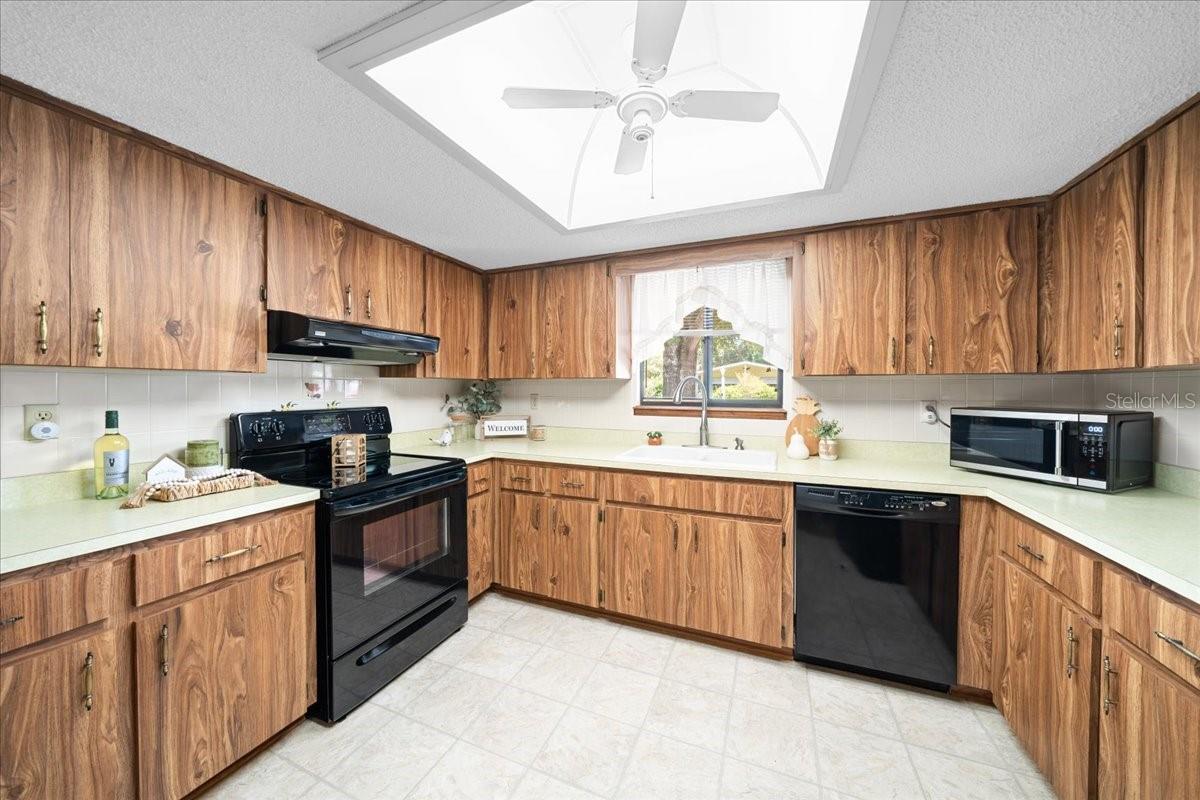 Image 13 of 48 For 8973 104th Place