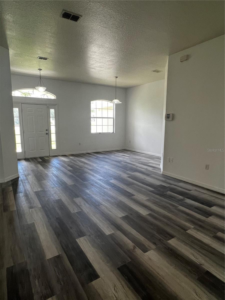 Image 18 of 67 For 3858 161st Street