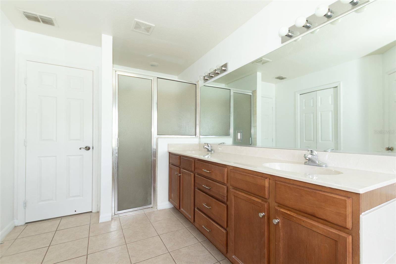 Image 42 of 67 For 3858 161st Street