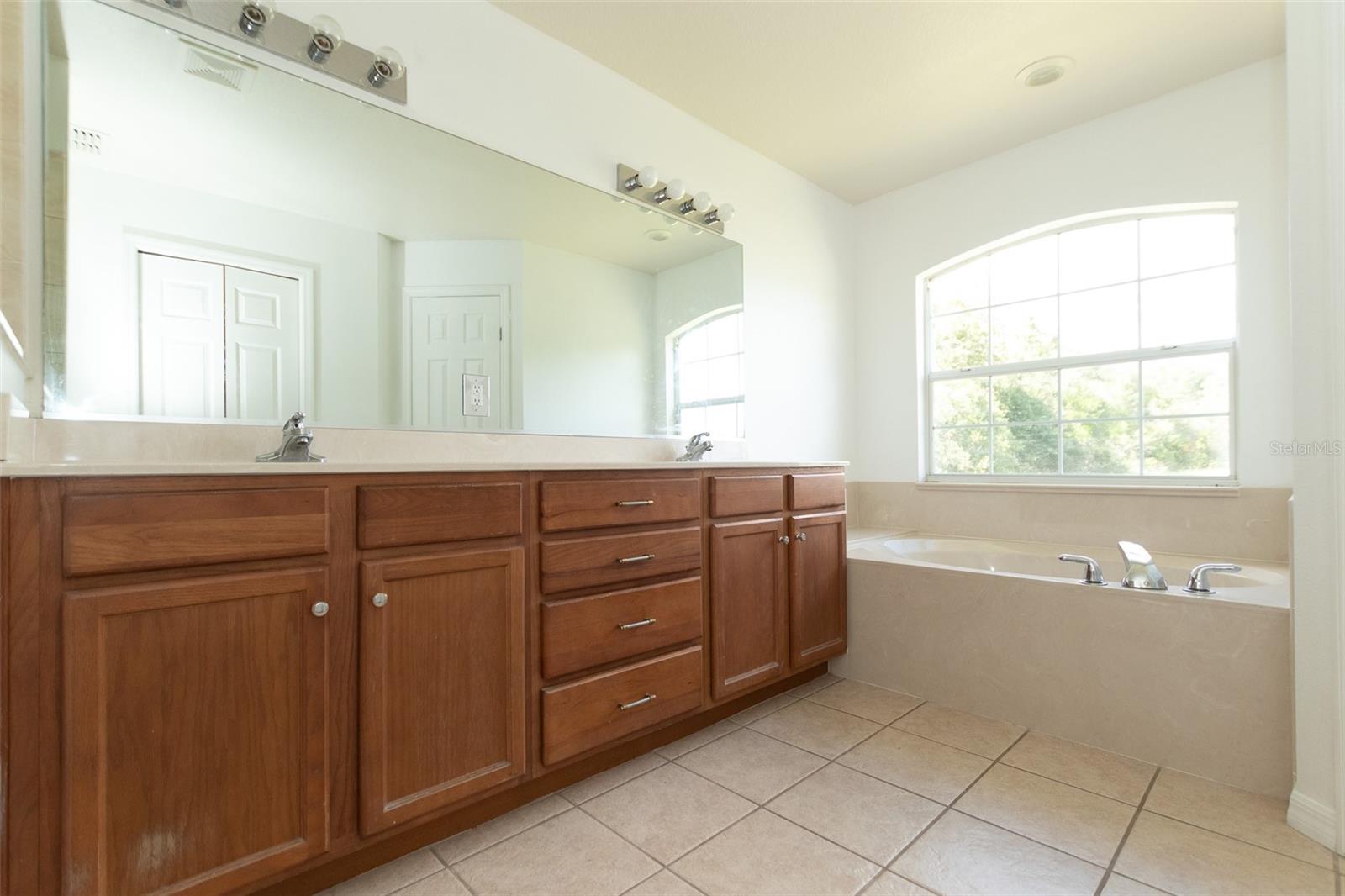 Image 46 of 67 For 3858 161st Street
