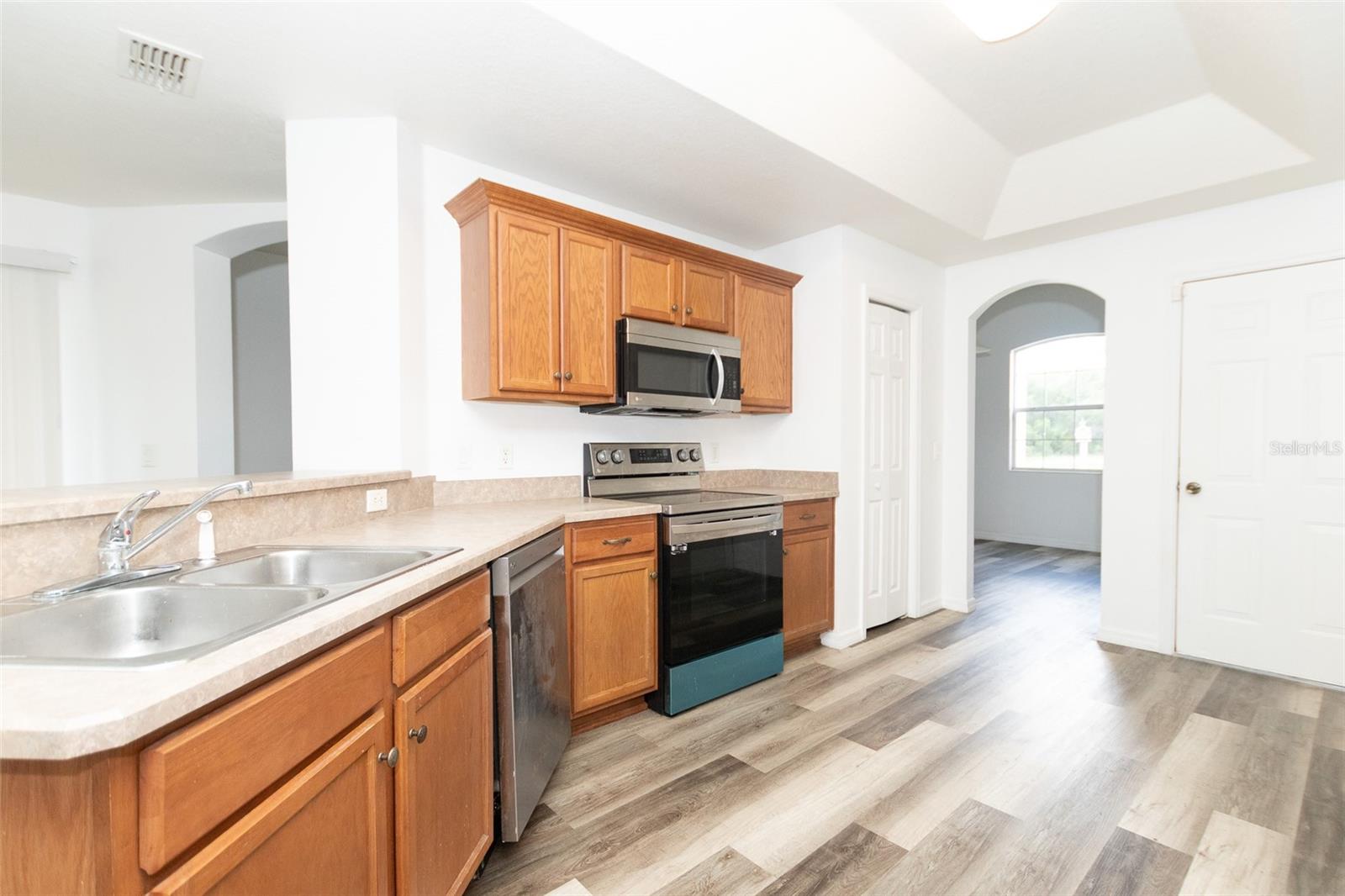 Image 50 of 67 For 3858 161st Street