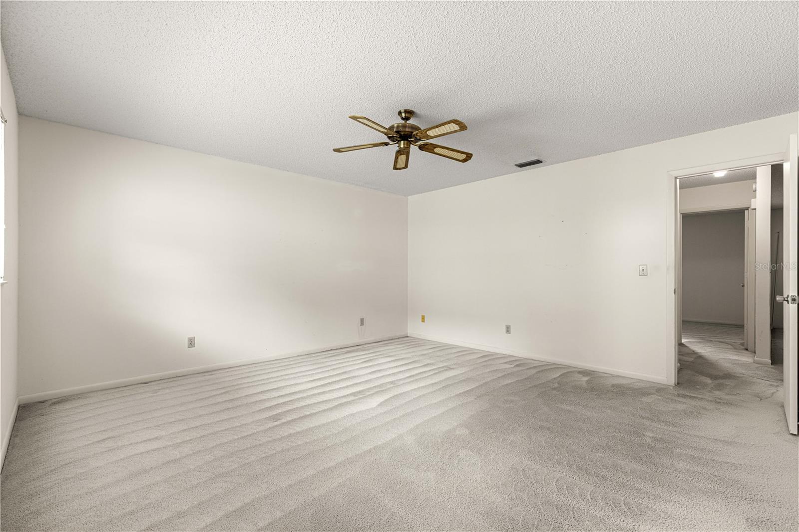 Image 19 of 31 For 9367 83rd Avenue C
