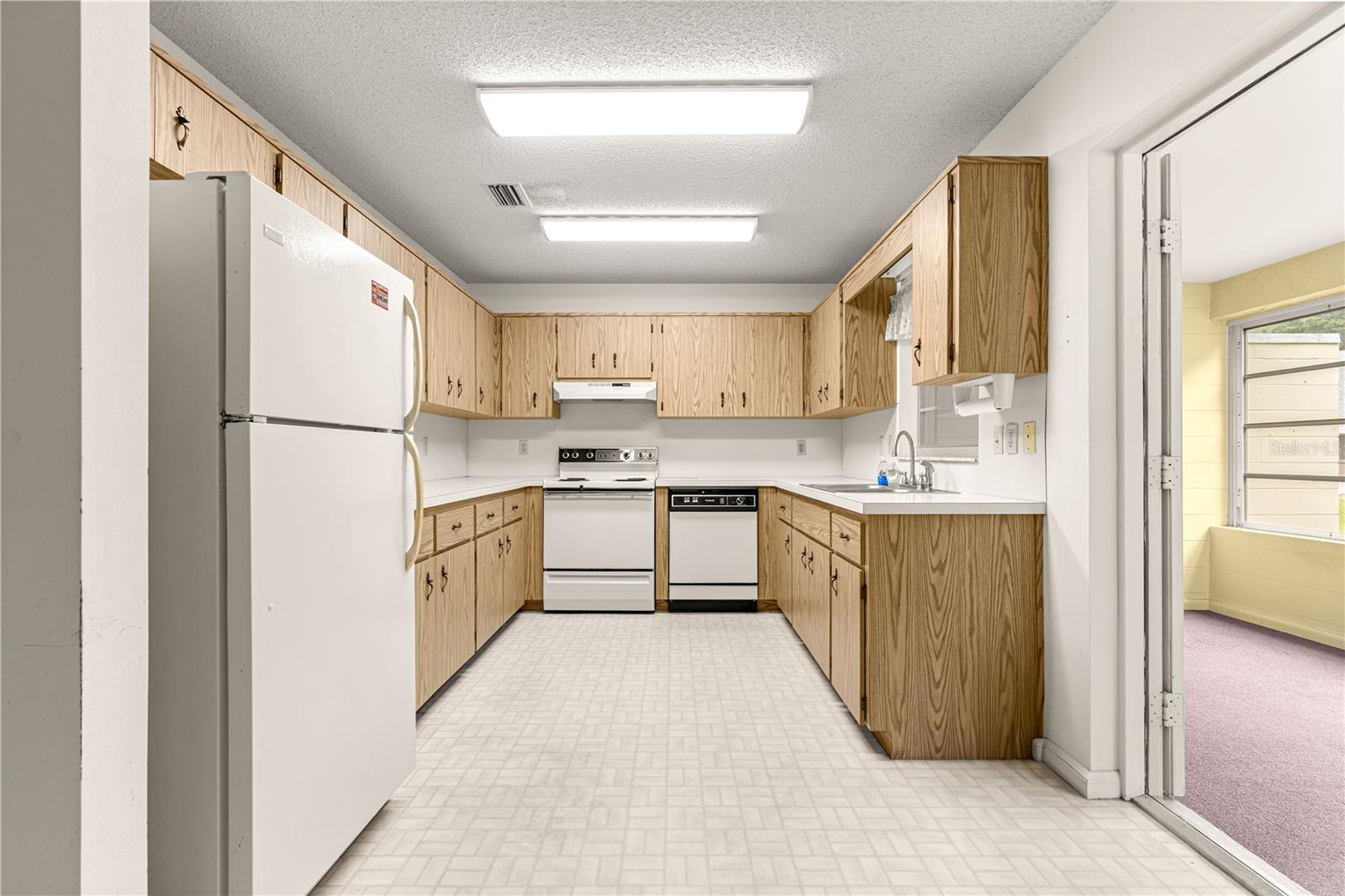 Image 23 of 31 For 9367 83rd Avenue C