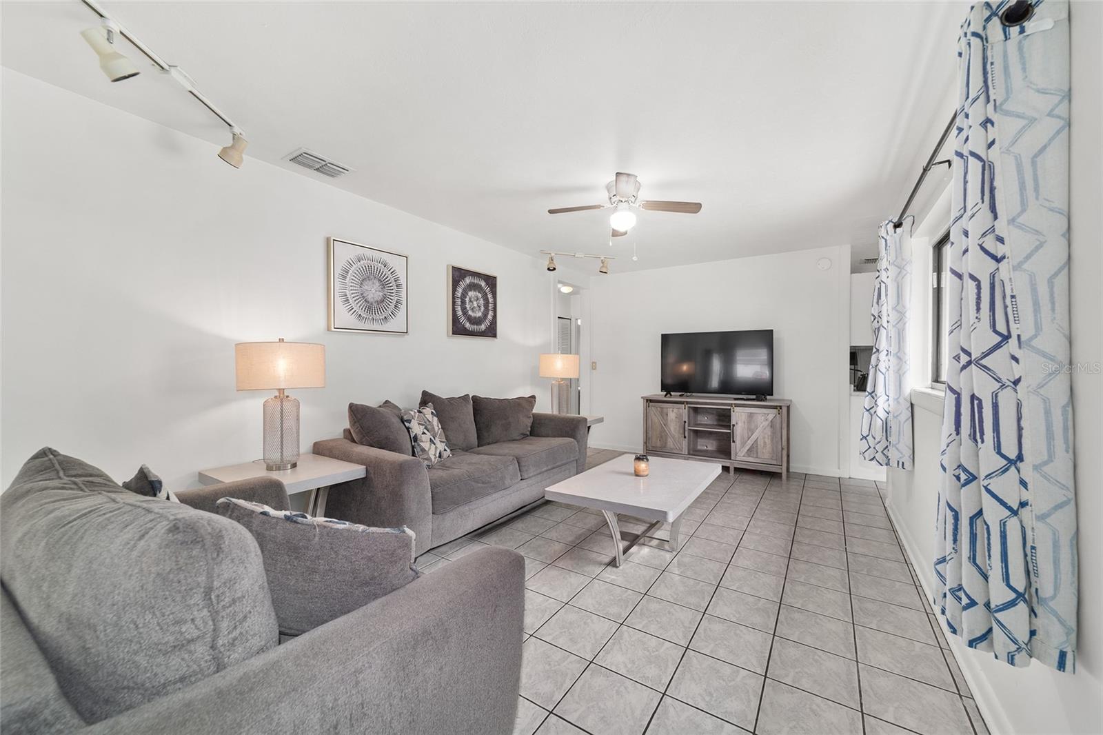 Image 11 of 40 For 2602 2nd Avenue