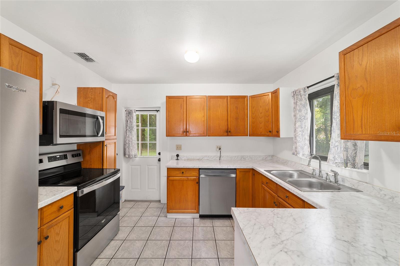 Image 22 of 40 For 2602 2nd Avenue