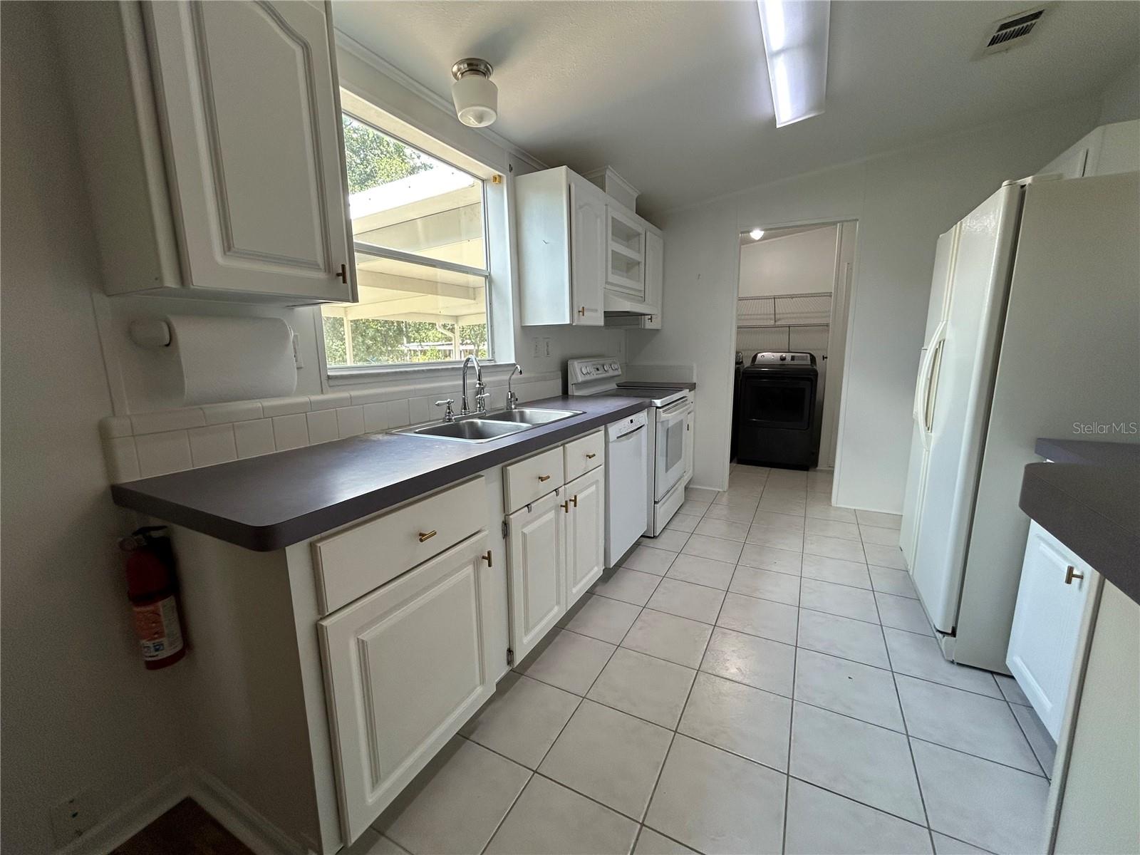 Image 25 of 45 For 9400 Sw 30th Ave