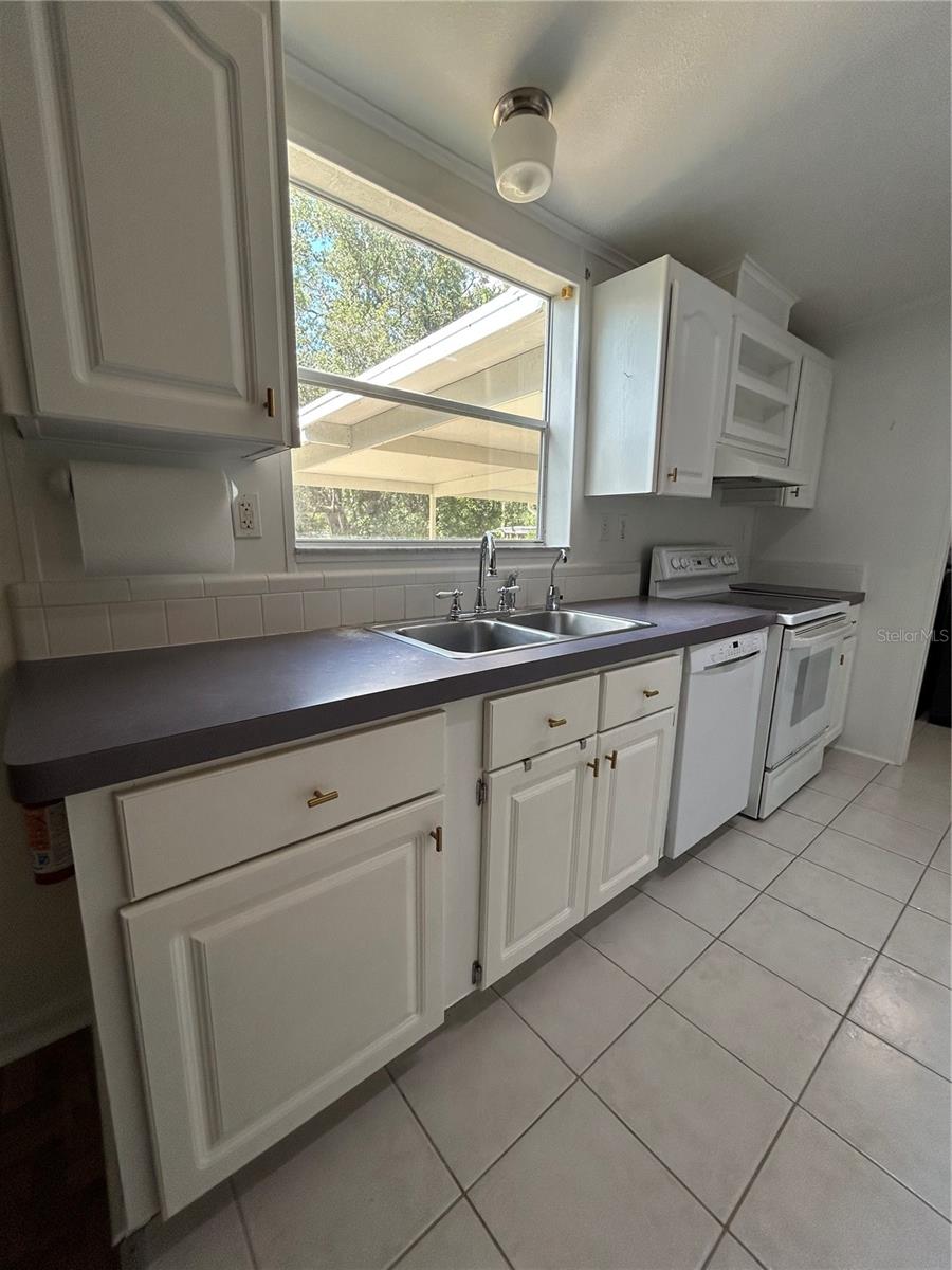 Image 27 of 45 For 9400 Sw 30th Ave