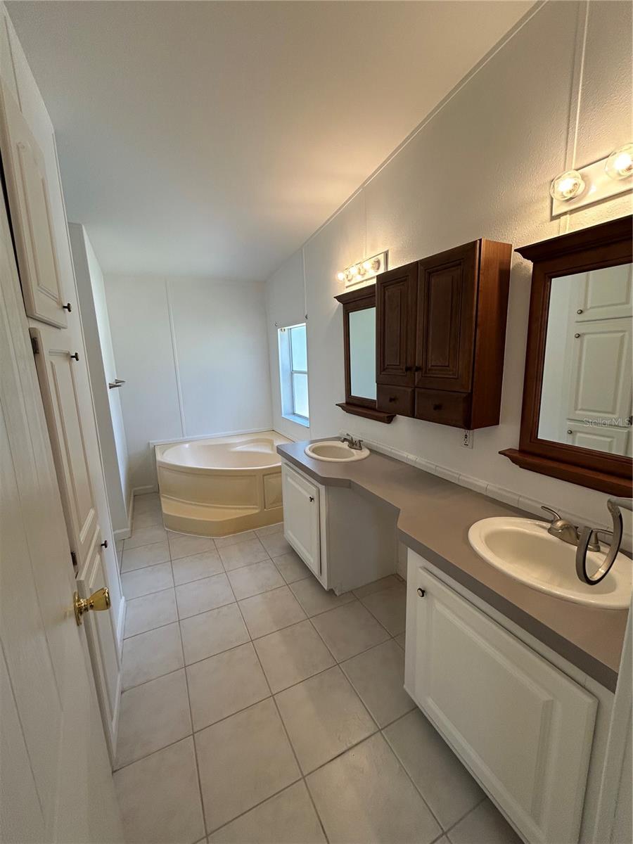 Image 42 of 45 For 9400 Sw 30th Ave