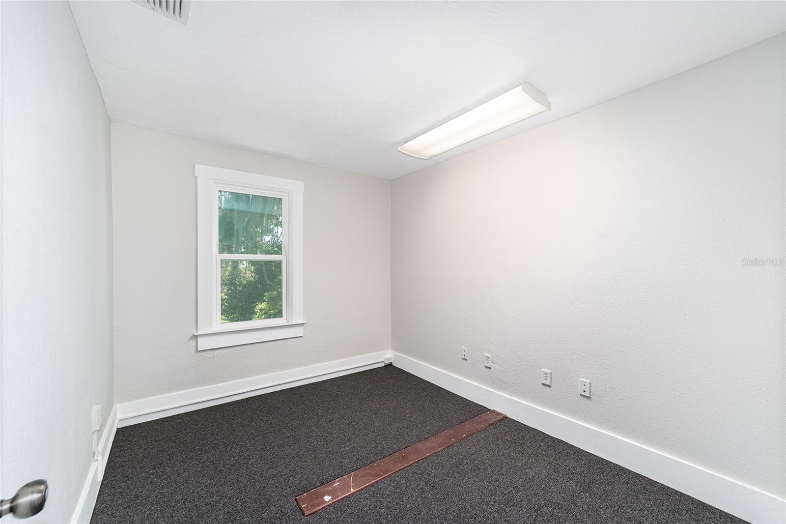 Image 23 of 44 For 1008 Silver Springs Boulevard