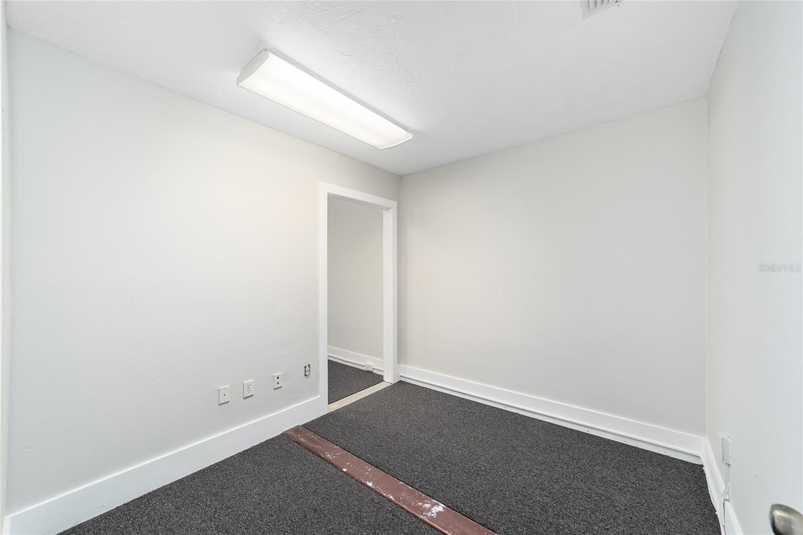 Image 26 of 44 For 1008 Silver Springs Boulevard