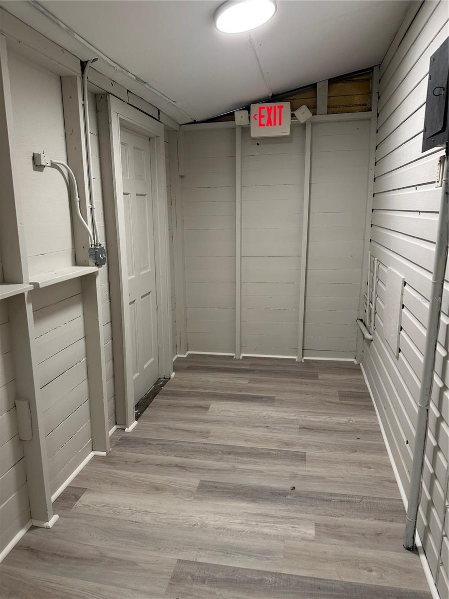 Image 43 of 44 For 1008 Silver Springs Boulevard