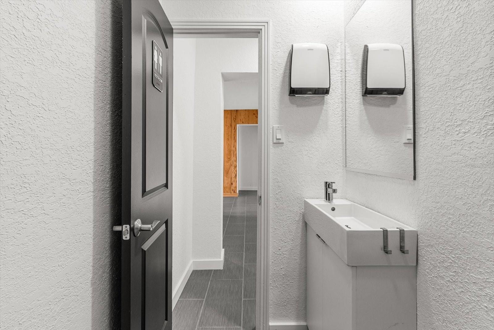 Image 21 of 46 For 407 1st Street