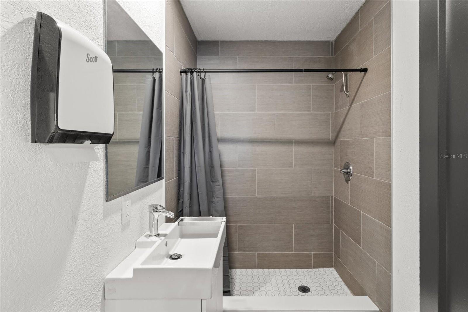 Image 35 of 46 For 407 1st Street