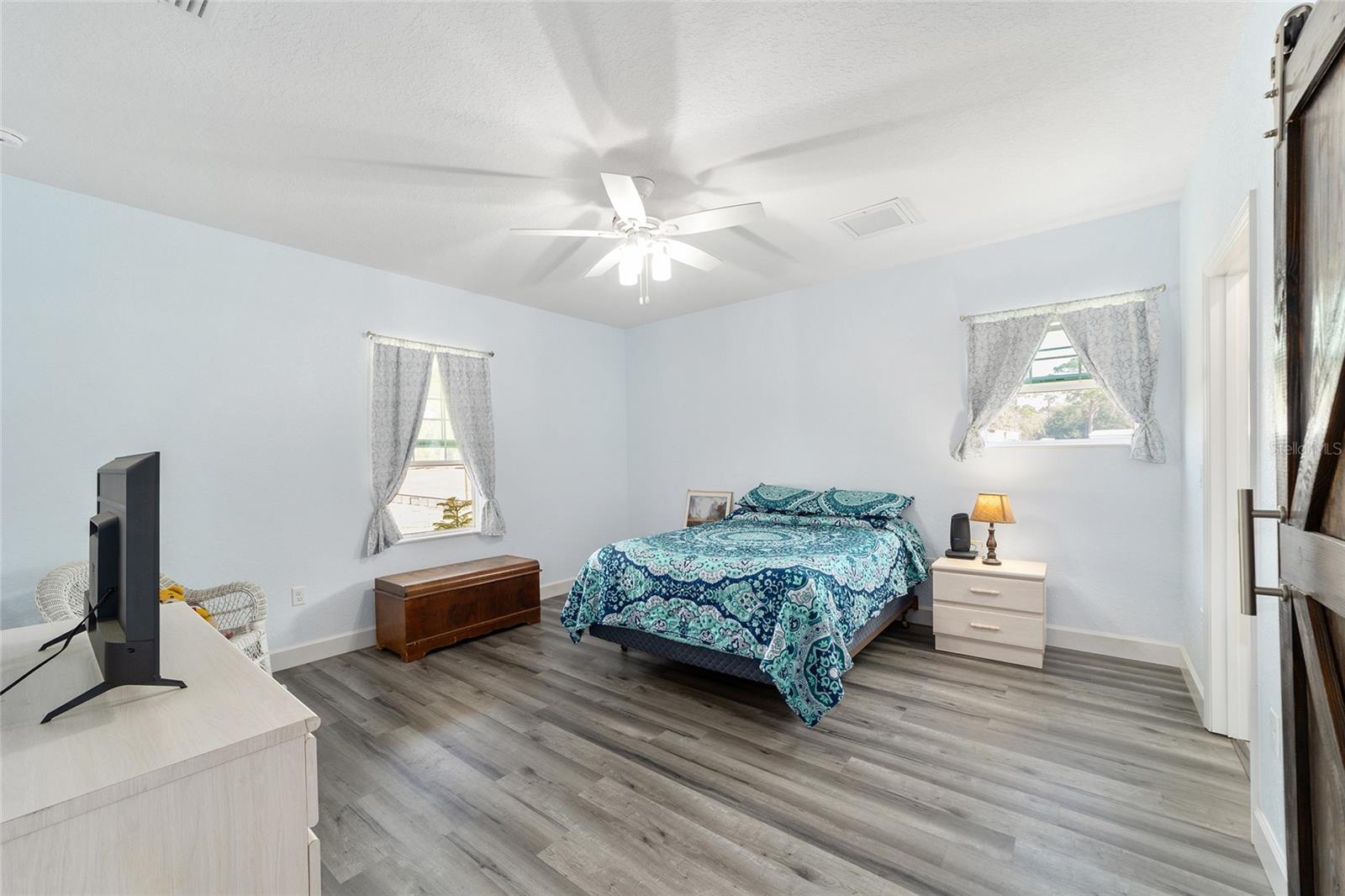 Image 22 of 33 For 13470 95th Street