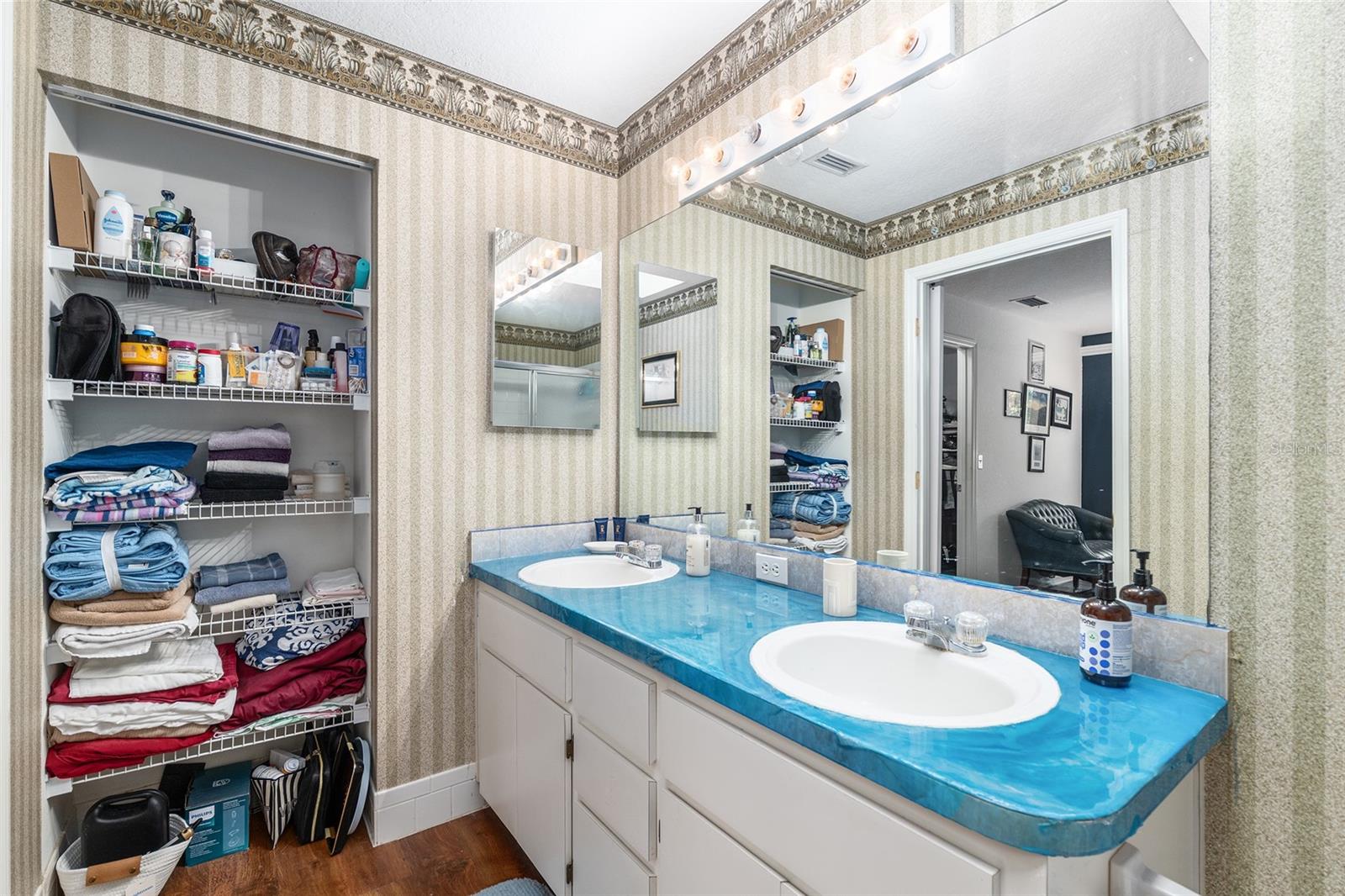 Image 37 of 50 For 7242 Sw 115th Pl